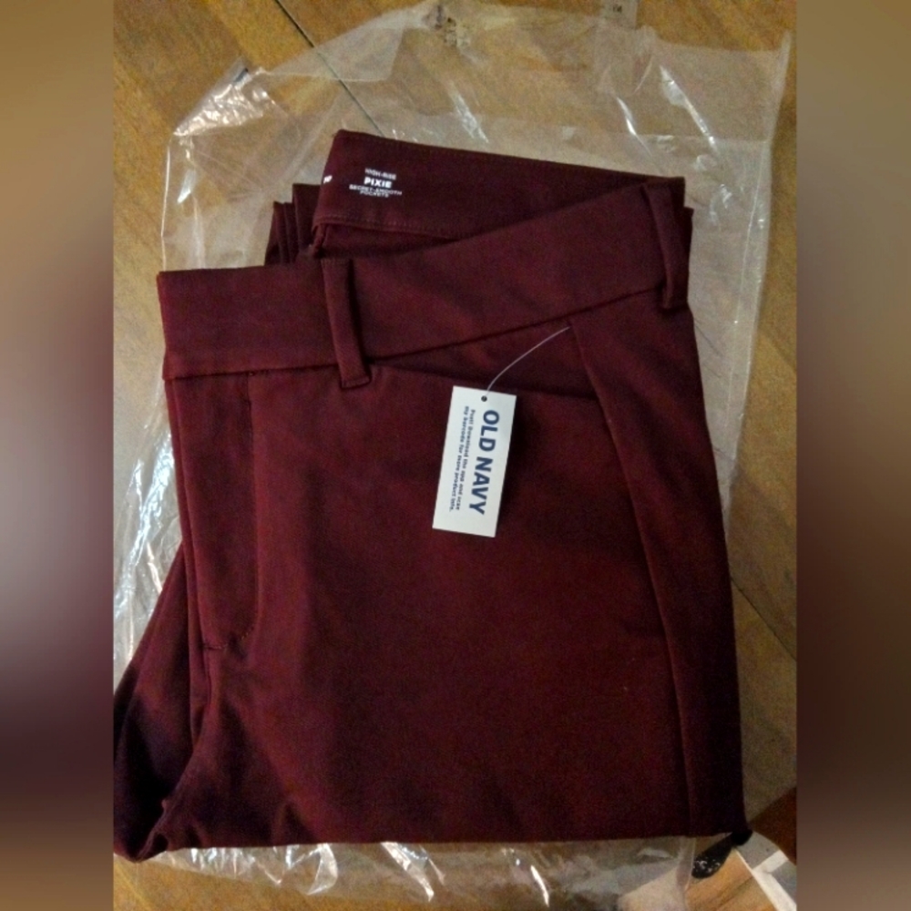 Old Navy Pixie Pants - Picture 4 of 4